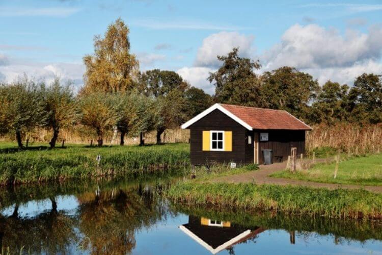 Why Does it Feel So Attractive to Live or Own An Old Home?