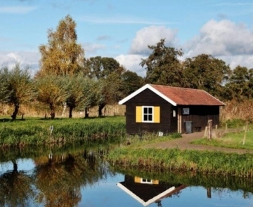 Why Does it Feel So Attractive to Live or Own An Old Home?